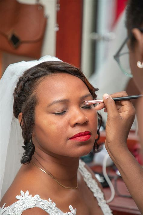 Applying Makeup on Bride Face · Free Stock Photo