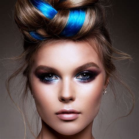 Learn Makeup from beginner to advance level