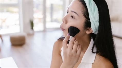 The Art of Contouring: Tips for a Sculpted Face - Style Glamor