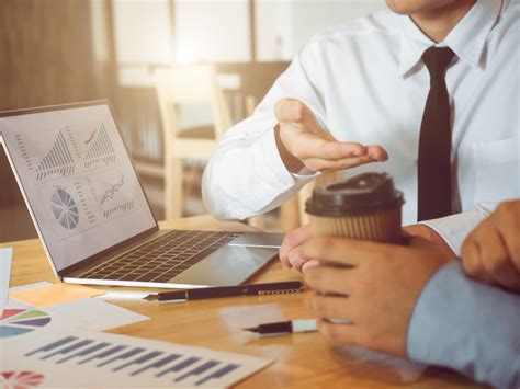 12 Essential Tips for Managing Client Expectations