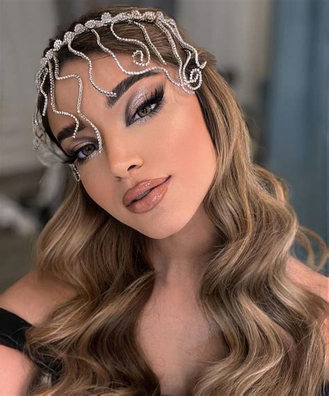 What artistry ensures enduring elegance & photo-perfect bridal makeup?