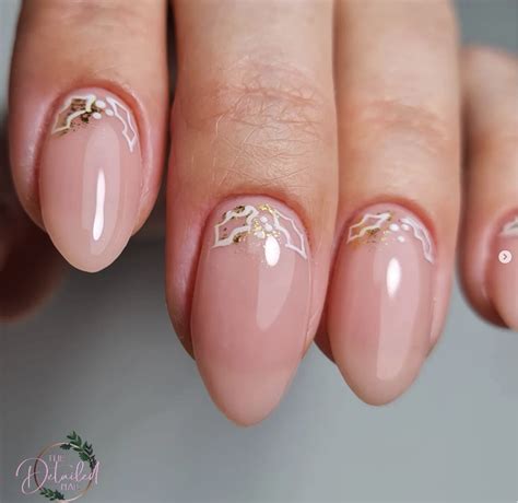 45+ Subtle Christmas Nails Design Ideas