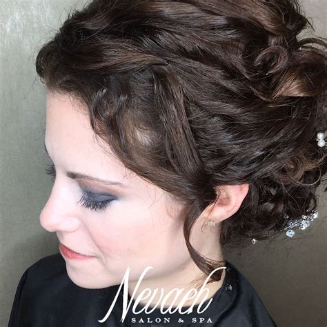 Dramatic &amp; beautiful bridal makeup application by Lynn 👰🏻💄 # ...