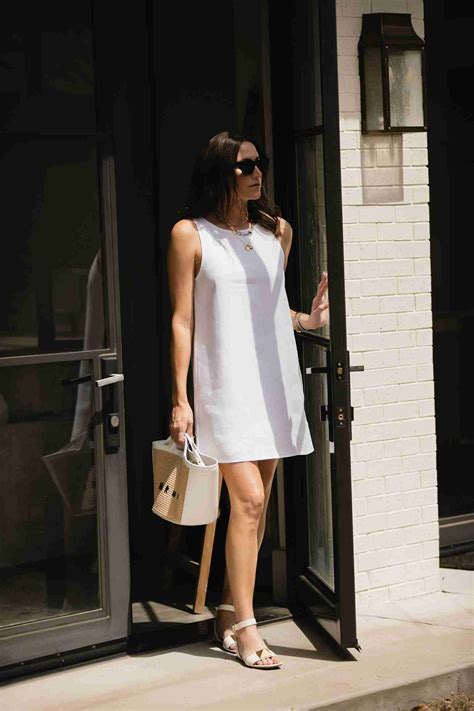 What is Chic Elegant Style - the gray details