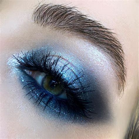 UPDATED: 40+ Audacious Blue Eyeshadow Looks (July 2020)