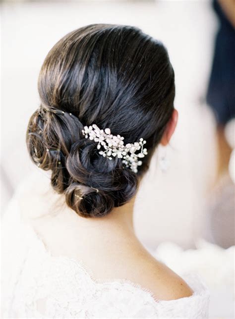 Humidity-proof elegant updos for lasting bridal artistry?