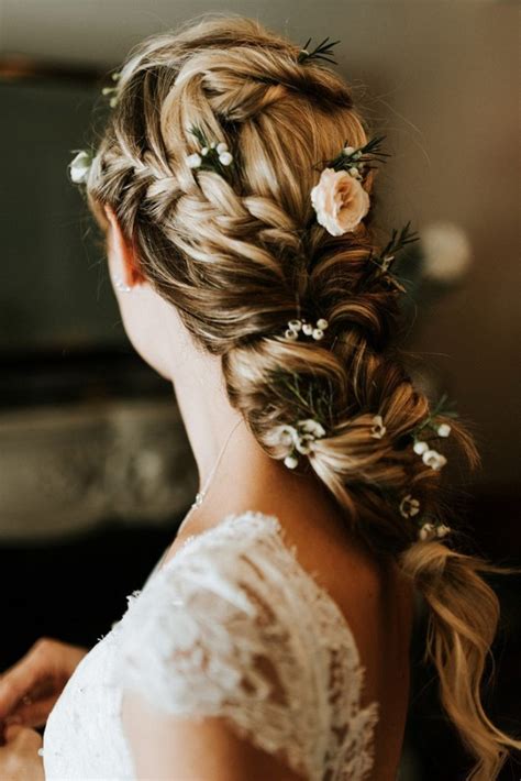 Which elegant bridal hairstyle provides enduring beauty & artistry for all event photos?