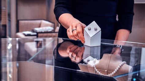 The New Codes of Luxury: 5 Essential Questions For Reinventing Luxury ...