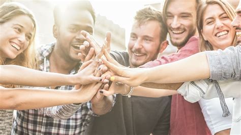 3 surprising tips on how to create more engaged &amp; happy teams | HR News