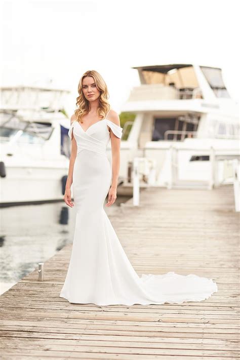 Fitted Bridal Gowns l Bridal Boutique