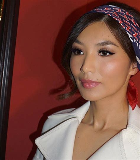 How to Apply Eye Makeup for Your Eye Shape | Who What Wear