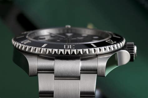 Expert Advice On Spotting Genuine Timepieces - steamwroughttimepieces.com