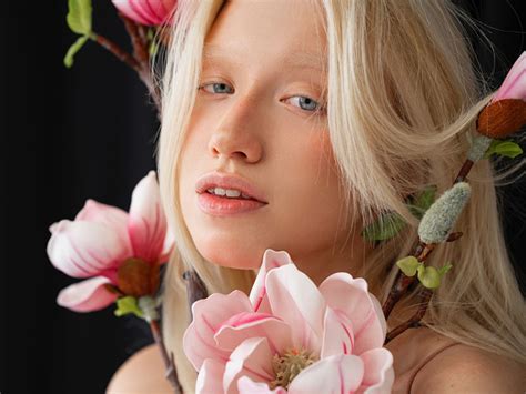 Tips to Help You Elevate Your Beauty Photography - ForCreators.com