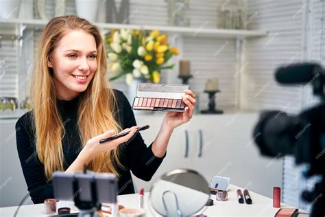 Beyond swatches, how do blogs truly showcase makeup artistry & elegance visually?