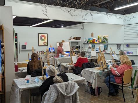 What workshops offer personalized techniques for refined, elegant artistry?