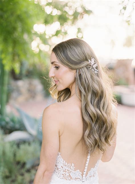 How to ensure my bridal makeup artistry stays flawless & radiant all day?