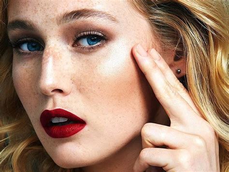 The Ultimate Makeup Technique Glossary | Makeup.com | Makeup.com