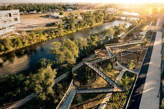Architecture spectaculaire : 11 passerelles suspendues au-dessus du ...