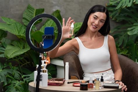 How to transform complex artistry into engaging, actionable elegant beauty tutorials?