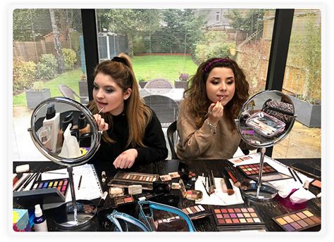 Group Makeup Lessons in London | MimiD