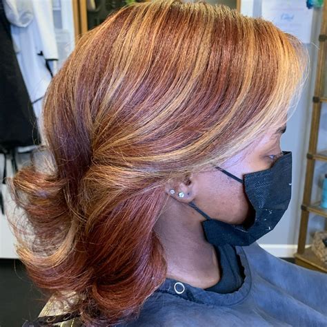 Bridal hair artistry: How to ensure elegance and lasting style for outdoor photos?