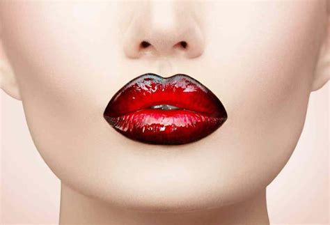 How To Wear Black Lip Liner With Red Lipstick - Beautygab.com