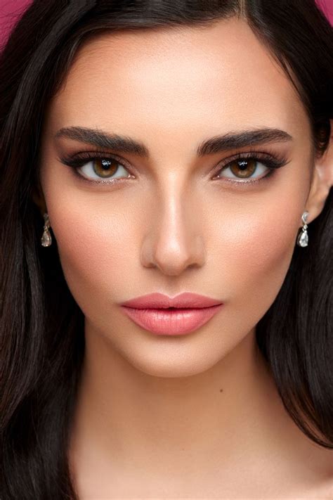 elegant make up look