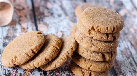 This Is A Delicious, Basic Old-fashioned Molasses Cookie - Virginia's ...