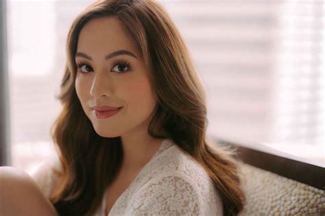 How to achieve a photo-flawless, enduring bridal glow with artistic elegance?