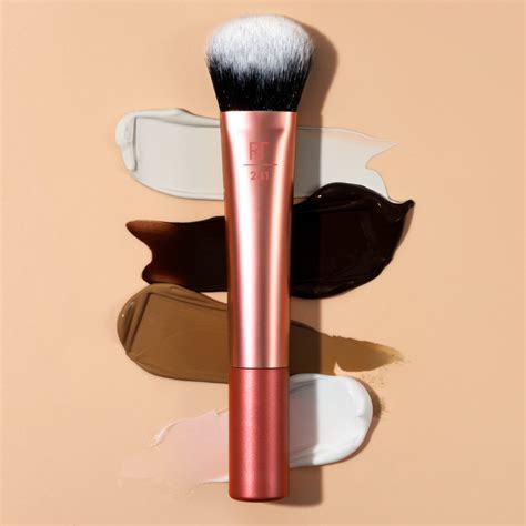 Real Techniques Seamless Complexion Makeup Brush, Perfect For Makeup or ...