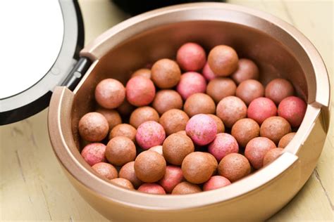 5 Essentials in Newlywed Bride's Makeup Kit