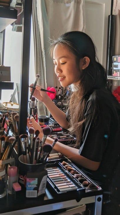 Free Applying Makeup Carefully Photo - Makeup, Woman, Beauty | Download ...