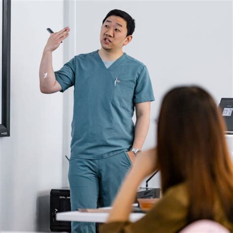 Beyond trends: How do advanced workshops teach artistry for bespoke elegance?