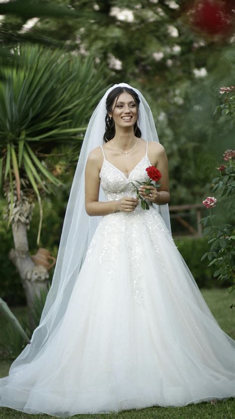 Bride With Flowers Photos, Download The BEST Free Bride With Flowers ...