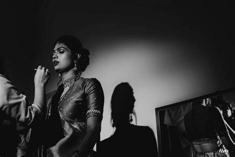 How to ensure my bridal makeup lasts flawlessly all day for photos?