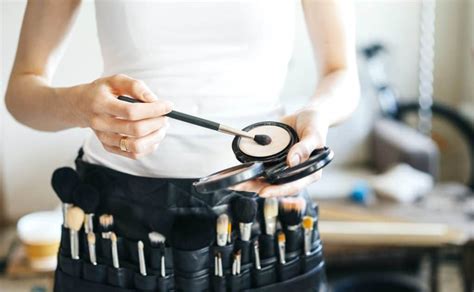 5 Professional Makeup Tools Under $25 | LucyTriesIt.com