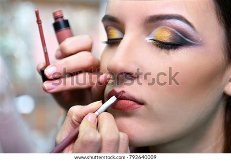 Professional Makeup Artist Applying Makeup Young Stock Photo 792640009 ...