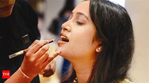 Steps To Professional Makeup Application | Saubhaya Makeup