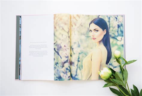 What prompts yield eloquent reviews for curated luxury products?