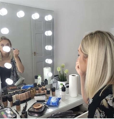 Learn How to Do Your Own Makeup - Adult 1:1 makeup lesson - MH Studios ...