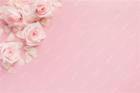 Premium Photo | Flat lay of beautful floral arrangement