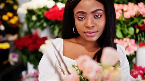 Achieve lasting elegance: What’s the secret to flawless bridal makeup that endures?