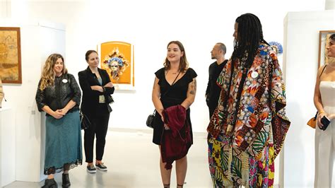 How do Pro Artist Portfolios achieve ‘Elegance Defined’ with curated visual storytelling?