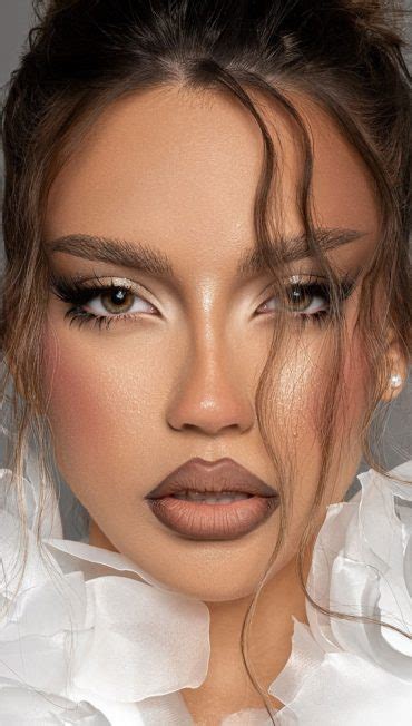 How to achieve radiant, lasting bridal makeup for an all-day glow?