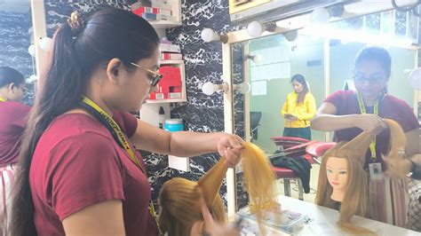 What precise techniques define elegance in advanced beauty blog tutorials?