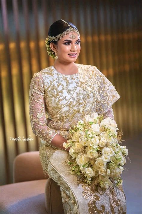 Modern kandyan bride