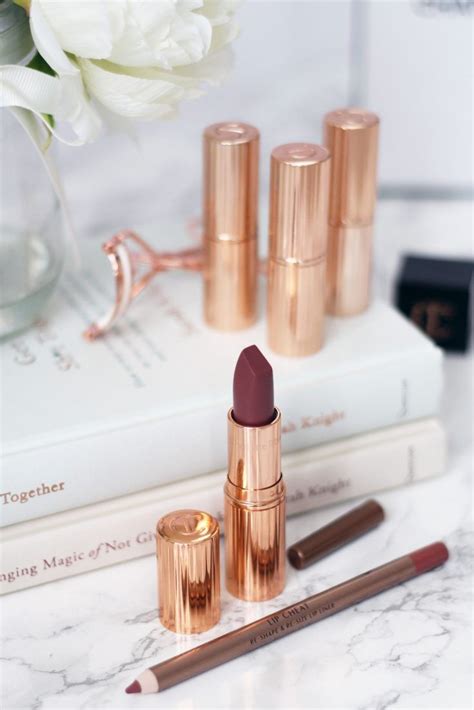 How to elevate beauty blog photography to reflect ‘Artistry Enhanced, Elegance Defined’ standards?