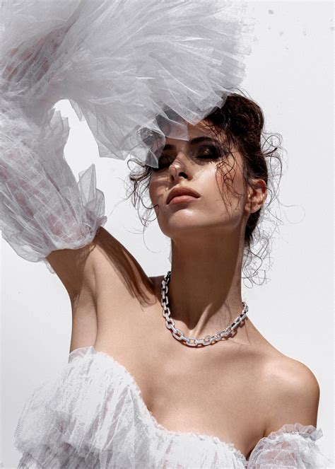 The Best Bridal Hairstyles for Your Face Shape – Ellwed