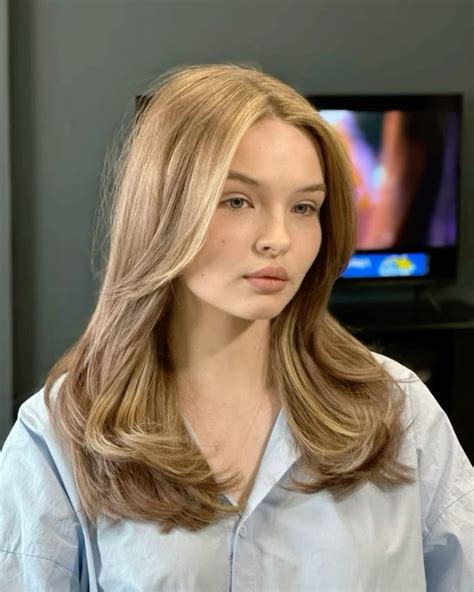 How to perfectly harmonize your special occasion hair & makeup with your attire?