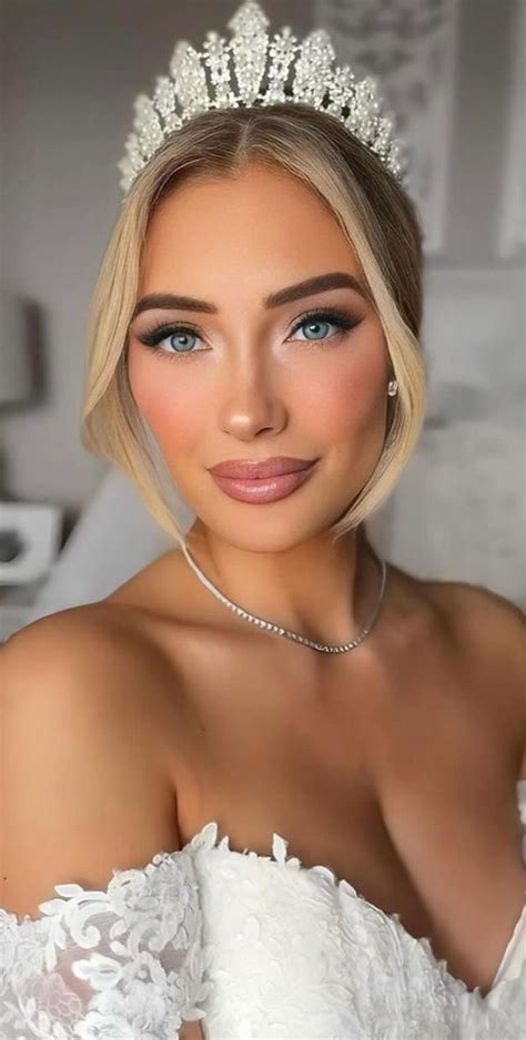 32 Bridal Makeup Ideas for a Radiant Look : Luminous Glamour